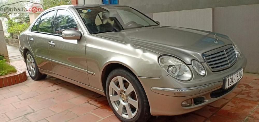 Mercedes-Benz E class E240 2004 - Bán xe Mercedes E240 sản xuất năm 2004, màu bạc