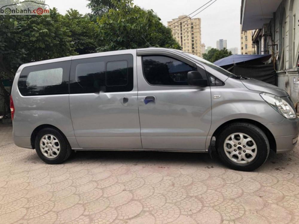 Hyundai Starex CVX  2010 - Chính chủ cần bán Hyundai Starex CVX, bản nhập khẩu