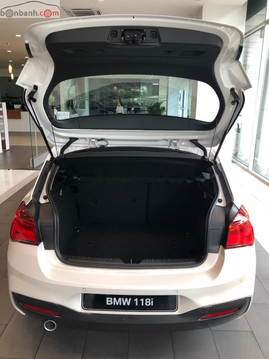 BMW 1 Series 118i 2018 - Cần bán xe BMW 1 Series 118i 2018, màu trắng, mới 100%