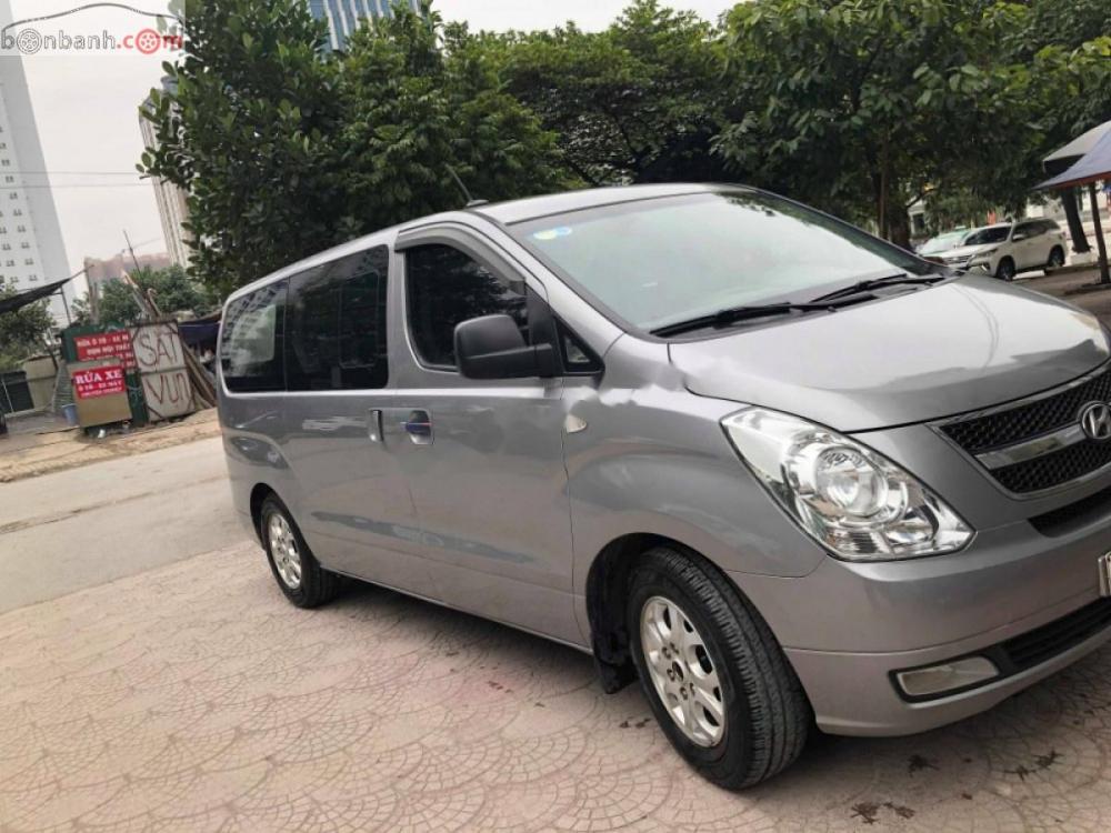 Hyundai Starex CVX  2010 - Chính chủ cần bán Hyundai Starex CVX, bản nhập khẩu