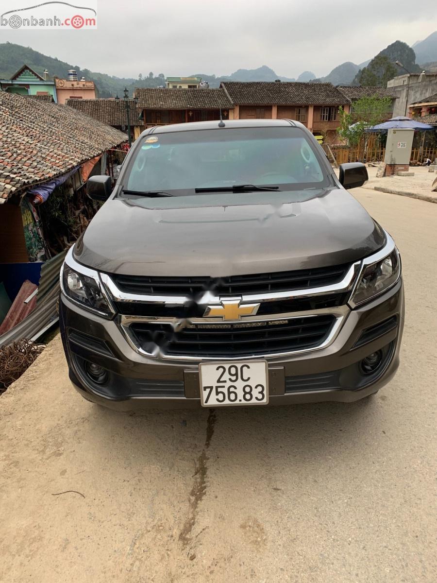 Chevrolet Colorado 2017 - Bán Chevrolet Colorado sản xuất 2017, màu nâu, xe đẹp