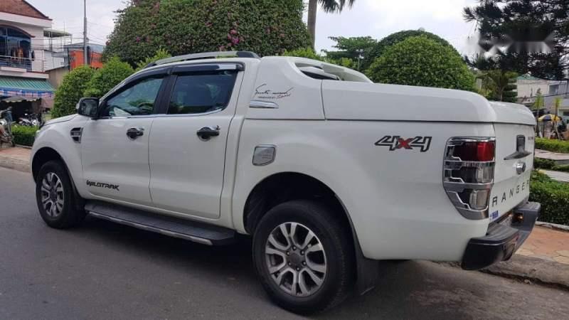 Ford Ranger  Wildtrak 3.2L   2016 - Cần bán Ford Ranger Wildtrak 3.2L sản xuất năm 2016, màu trắng, bảo dưỡng định kì trong hãng