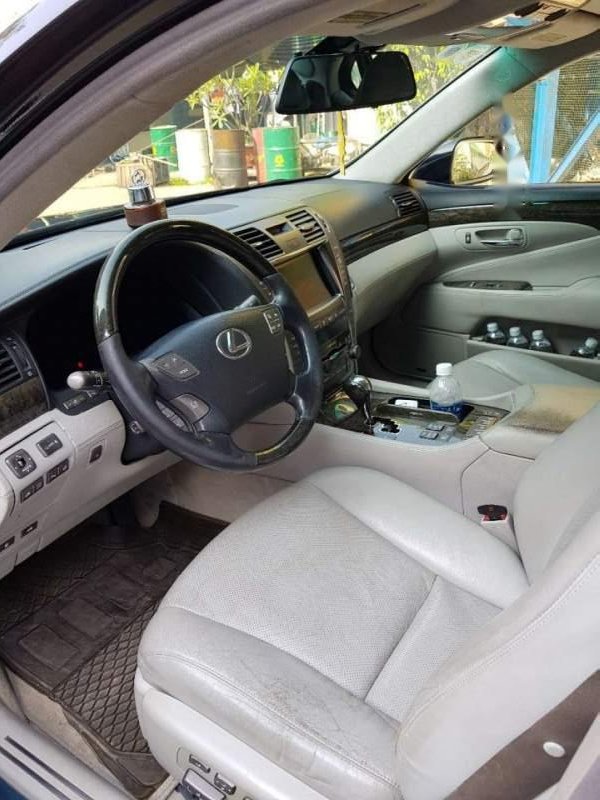 Lexus LS 600hl 2007 - Cần bán gấp Lexus LS 600hl sản xuất năm 2007, màu đen, xe nhập