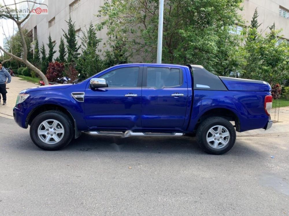 Ford Ranger XLT 2013 - Bán Ford Ranger XLT đời 2013, màu xanh lam, ghế da