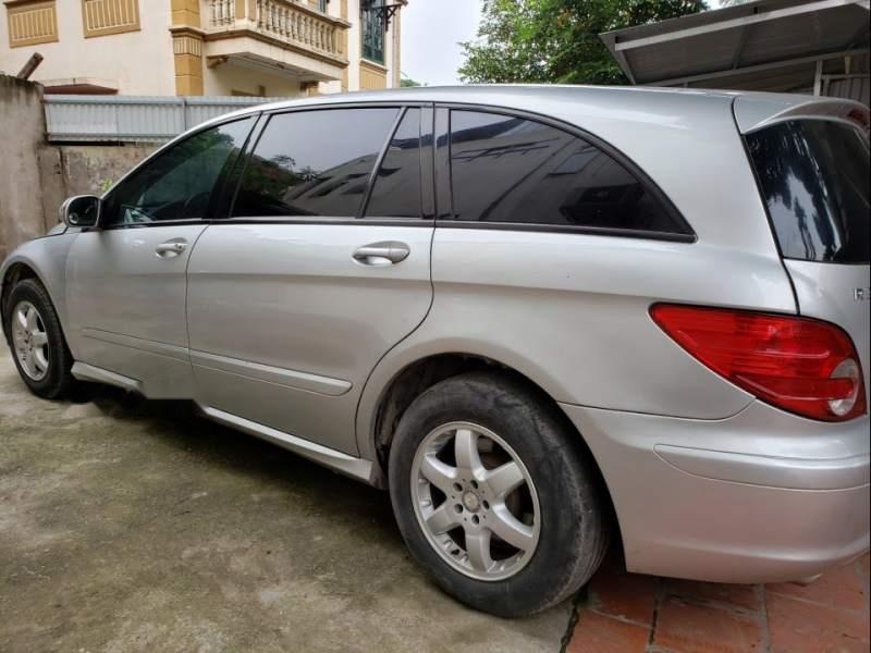 Mercedes-Benz R class  R350  2005 - Cần bán lại xe Mercedes R350 năm sản xuất 2005, màu bạc, nhập khẩu, 429 triệu