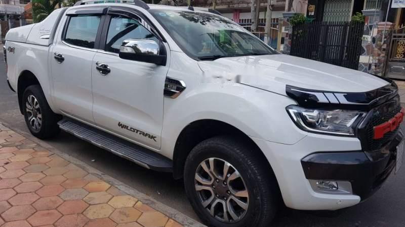 Ford Ranger  Wildtrak 3.2L   2016 - Cần bán Ford Ranger Wildtrak 3.2L sản xuất năm 2016, màu trắng, bảo dưỡng định kì trong hãng