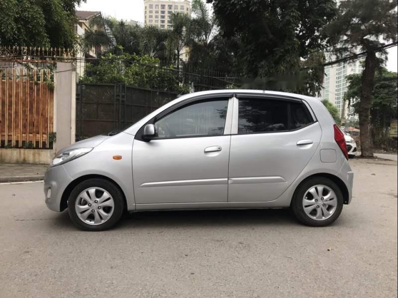 Hyundai i10 1.2 MT 2014 - Cần bán gấp Hyundai i10 1.2 MT sản xuất năm 2014, màu bạc, xe nhập 