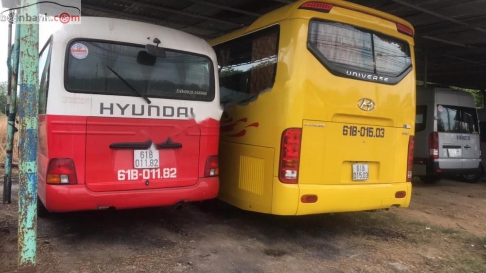 Hyundai Universe 2015 - Cần bán Hyundai Universe đời 2015, màu vàng đã đi 150000 km