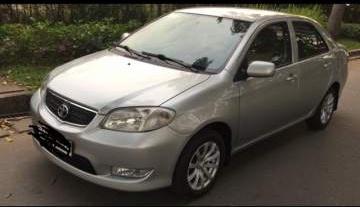 Toyota Vios MT 2006 - Bán xe cũ Toyota Vios MT năm 2006, màu bạc, giá tốt