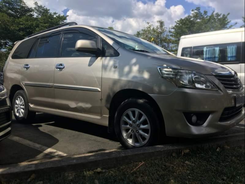 Toyota Innova     2013 - Cần bán gấp Toyota Innova năm sản xuất 2013 xe gia đình