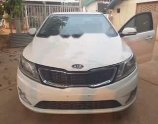 Kia K3 2013 - Cần bán Kia K3 năm sản xuất 2013, màu trắng, giá tốt