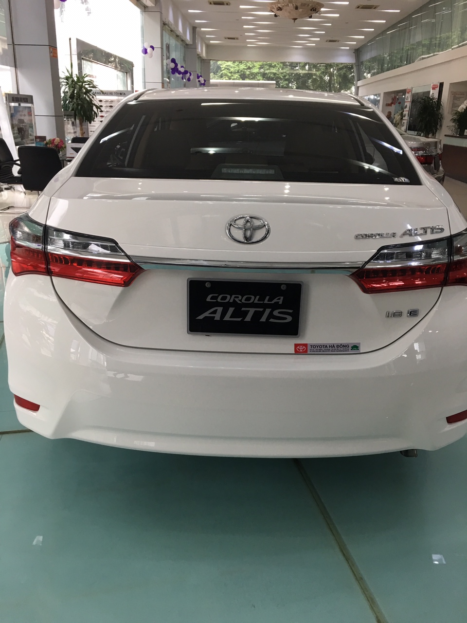 Toyota Corolla altis 1.8E CVT 2019 - Bán Toyota Altis 1.8E CVT 2019 - đủ màu - giá tốt