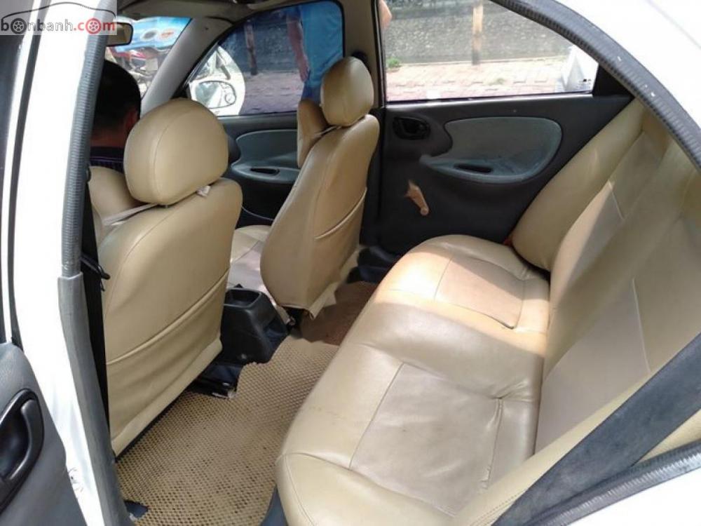 Daewoo Lanos SX 2001 - Bán Daewoo Lanos màu trắng, xe 5 chỗ, đời 2001