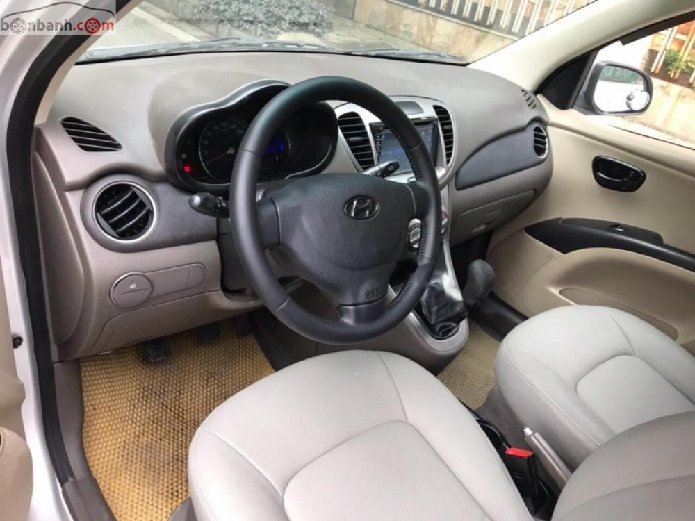 Hyundai i10 1.1 MT 2013 - Bán Hyundai i10 1.1 MT 2013, màu bạc, xe nhập xe gia đình 