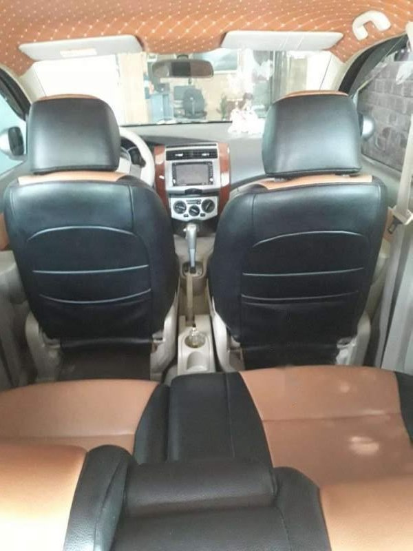 Nissan Grand livina   2013 - Gia đình cần bán Nissan Livina màu ghi, đời 2013, xe số tự động, ga tự động