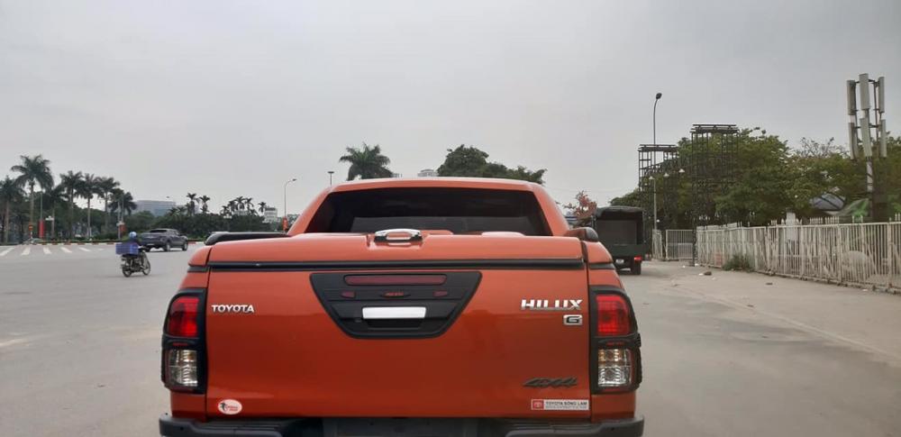 Toyota Hilux G 2016 - Bán Toyota Hilux 2.8G AT máy dầu, màu cam, nhập khẩu nguyên chiếc