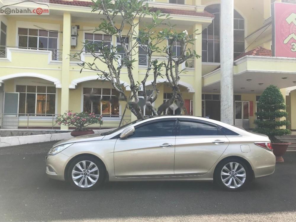 Hyundai Sonata 2.0 AT 2010 - Bán Hyundai Sonata 2.0 AT đời 2010, xe nhập chính chủ, giá chỉ 550 triệu