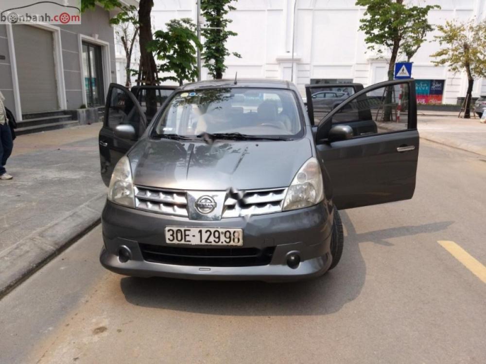 Nissan Grand livina 2011 - Cần bán gấp Nissan Grand livina sản xuất năm 2011, màu xám  