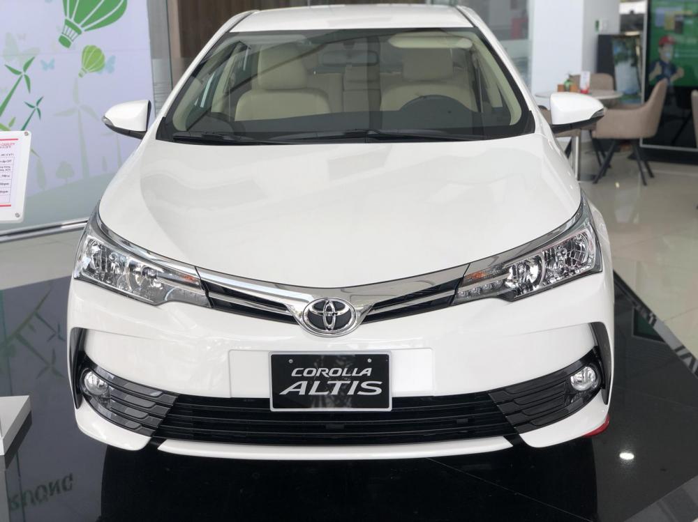 Toyota Corolla altis 1.8G AT 2019 - Toyota Corolla Altis năm 2019 màu trắng, 746 triệu