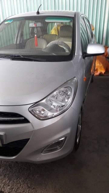 Hyundai i10   2011 - Bán xe Hyundai i10 năm sản xuất 2011, màu bạc, giá chỉ 225 triệu