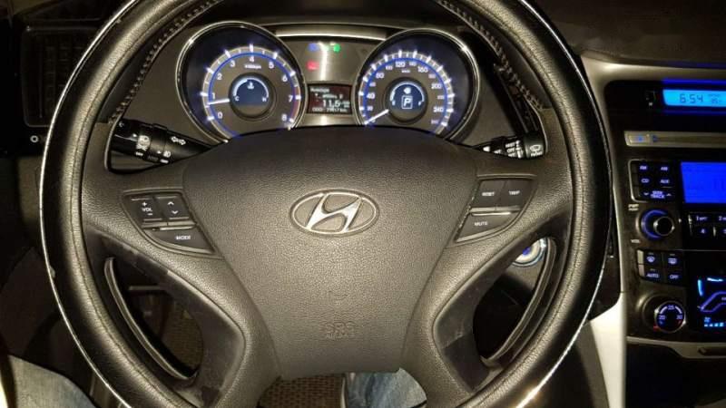 Hyundai Sonata   2010 - Cần bán lại xe Hyundai Sonata sản xuất năm 2010, màu đen, xe cực đẹp