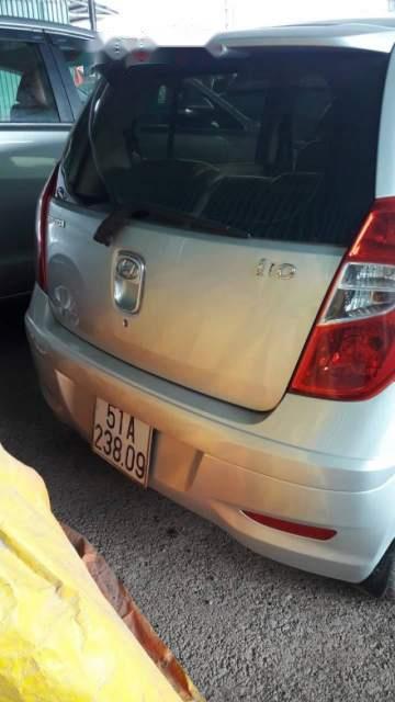 Hyundai i10   2011 - Bán xe Hyundai i10 năm sản xuất 2011, màu bạc, giá chỉ 225 triệu