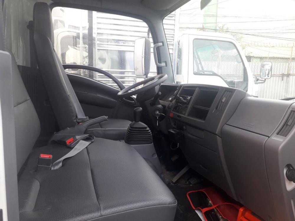 Isuzu QKR 77HE4 2018 - Bán xe tải Isuzu 2T4 thùng bạt giá rẻ thùng dài 3m1