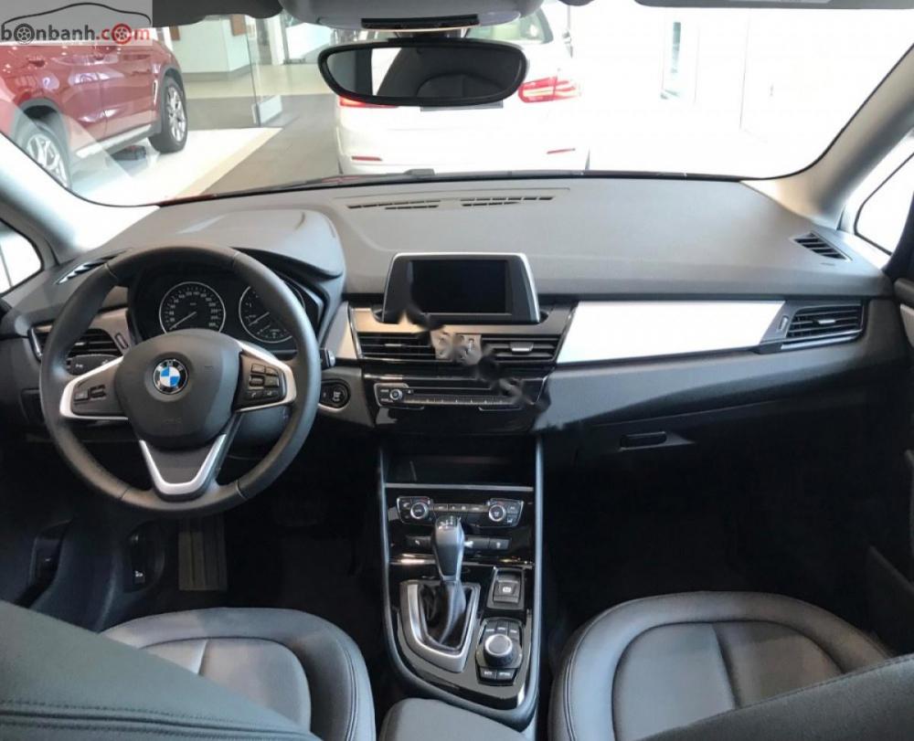 BMW 2 Series 218i Gran Tourer 2018 - Bán xe BMW 2 Series 218i Gran Tourer sản xuất 2018, màu đỏ, nhập khẩu nguyên chiếc