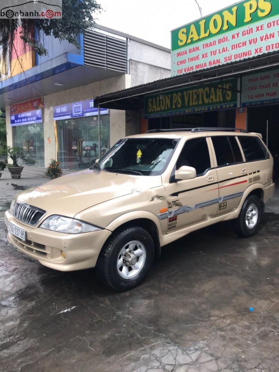 Ssangyong Musso 2003 - Cần bán gấp Ssangyong Musso năm sản xuất 2003, màu vàng, nhập khẩu nguyên chiếc số sàn giá cạnh tranh