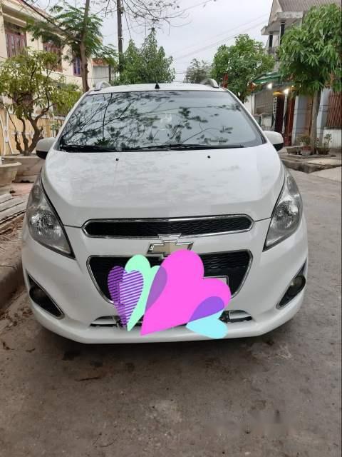 Chevrolet Spark LT 1.0 2014 - Cần bán Chevrolet Spark LT 1.0 đời 2014, màu trắng, nhập khẩu nguyên chiếc xe gia đình