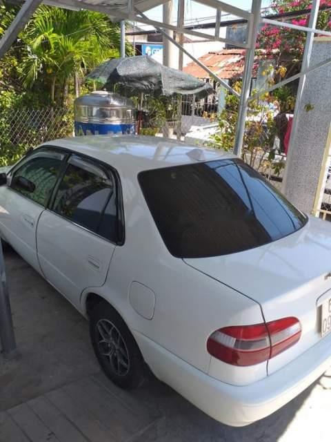 Toyota Corolla   2001 - Bán ô tô Toyota Corolla năm 2001, màu trắng, xe nhập