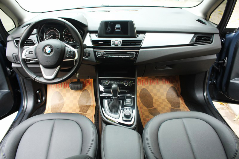 BMW 2 Series 218i 2016 - Cần bán BMW 2 Series 218i đời 2016, màu xanh lam, nhập khẩu