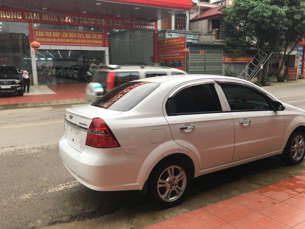 Chevrolet Aveo 2018 - Bán Chevrolet Aveo sản xuất 2018, màu trắng, giá 365tr