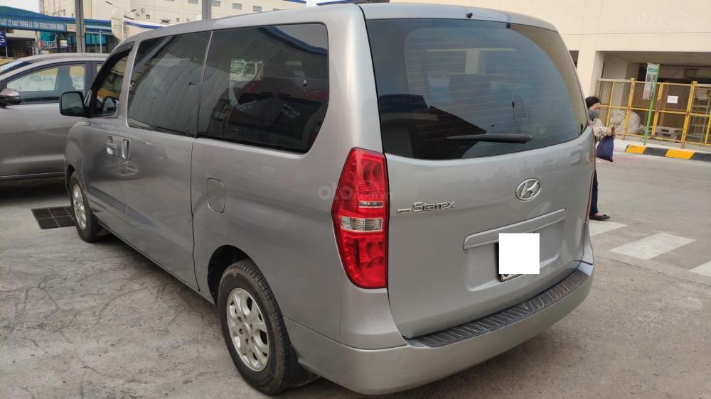 Hyundai Grand Starex 2013 - Bán xe Hyundai Grand Starex năm sản xuất 2013, màu bạc, xe nhập