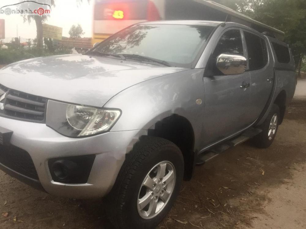 Mitsubishi Triton GLX 2013 - Bán Mitsubishi Triton GLX sản xuất 2013, màu bạc, nhập khẩu  