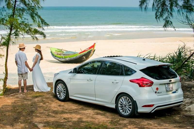 Ford Focus   2019 - Bán xe Ford Focus sản xuất 2019, màu trắng, giá chỉ 550 triệu