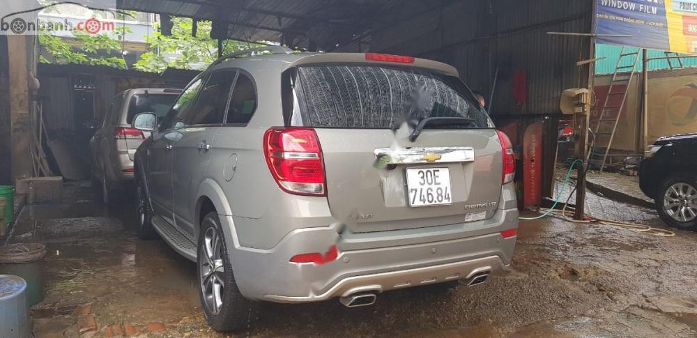 Chevrolet Captiva 2017 - Bán Chevrolet Captiva 2017, màu nâu giá cạnh tranh