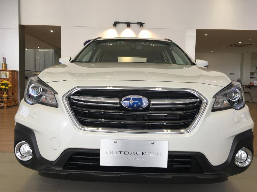 Subaru Outback 2.5 i-S EyeSight 2018 - Bán Subaru Outback 2.5 EyeSight tại miền Trung, màu trắng, nhập khẩu nguyên chiếc từ Nhật Bản