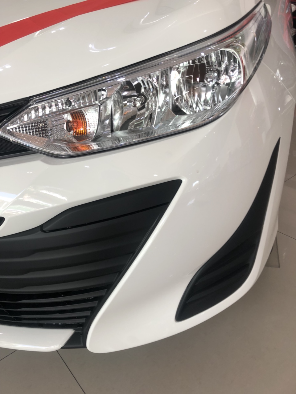 Toyota Vios 1.5E MT 2019 - Bán Toyota Vios 1.5E MT đời 2019, màu trắng giá cạnh tranh