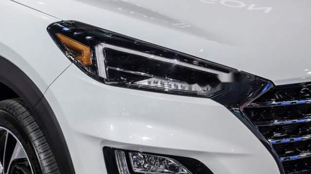 Hyundai Tucson    2019 - Bán xe Hyundai Tucson 2019, màu trắng, giá chỉ 890 triệu
