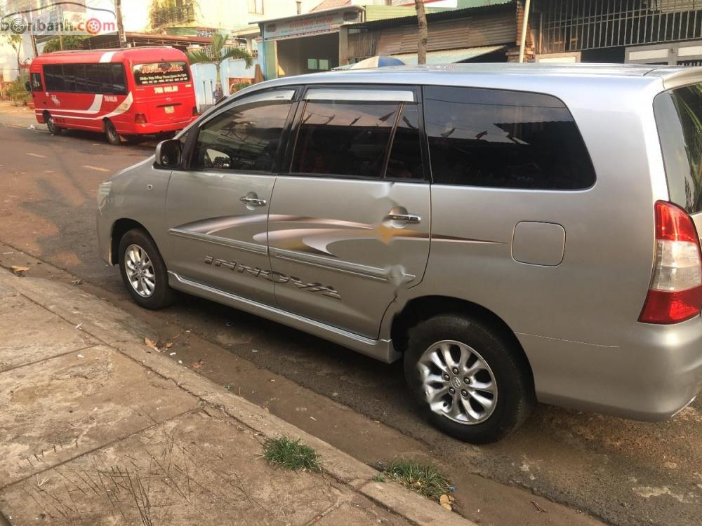 Toyota Innova 2.0E 2014 - Xe Toyota Innova 2.0E đời 2014, màu bạc