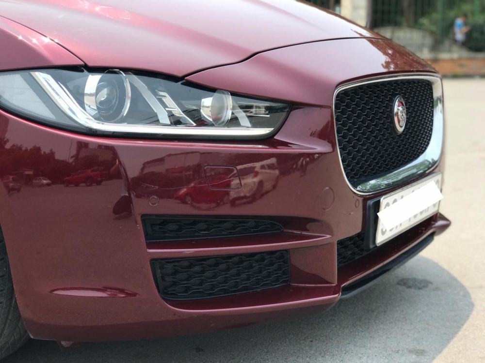 Jaguar XE 2017 - Cần bán xe Jaguar XE 2017, màu đỏ, nhập khẩu