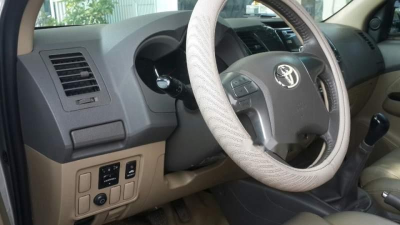 Toyota Fortuner   2.5G  2013 - Cần bán Toyota Fortuner 2.5G năm 2013, màu bạc số sàn giá cạnh tranh