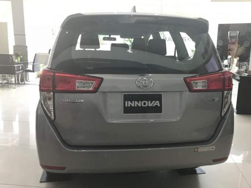 Toyota Innova 2019 - Bán xe Toyota Innova sản xuất 2019, màu bạc, giá chỉ 740 triệu