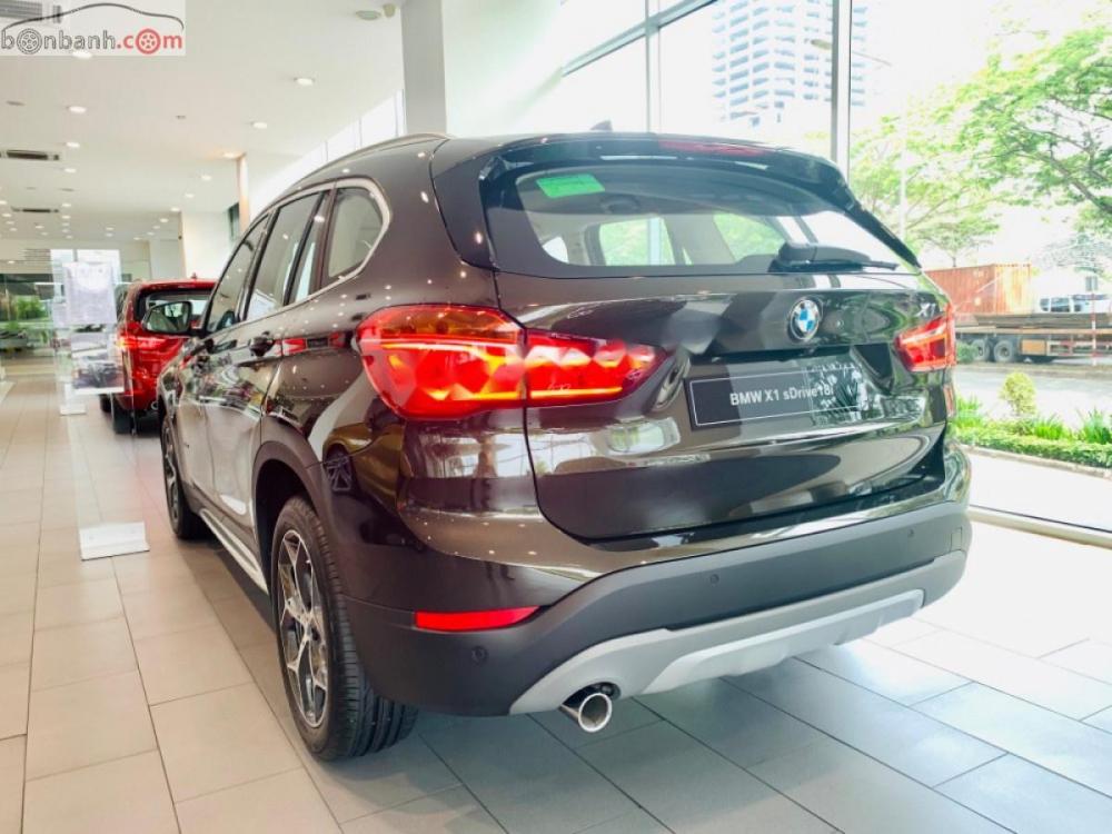 BMW X1 sDrive18i 2018 - Cần bán xe BMW X1 sDrive18i sản xuất năm 2018, màu nâu, xe nhập