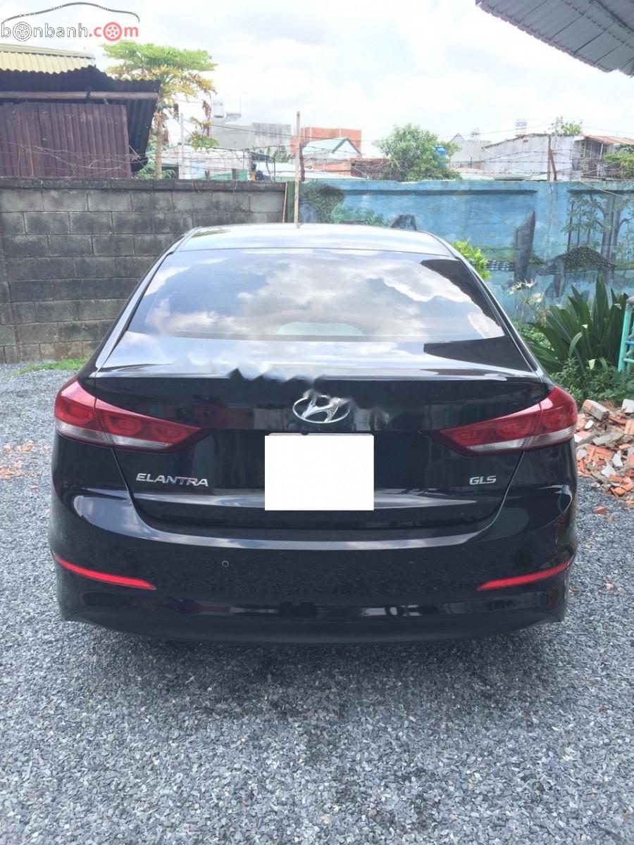 Hyundai Elantra 1.6 AT 2016 - Bán Hyundai Elantra 1.6 AT đời 2016, màu đen 