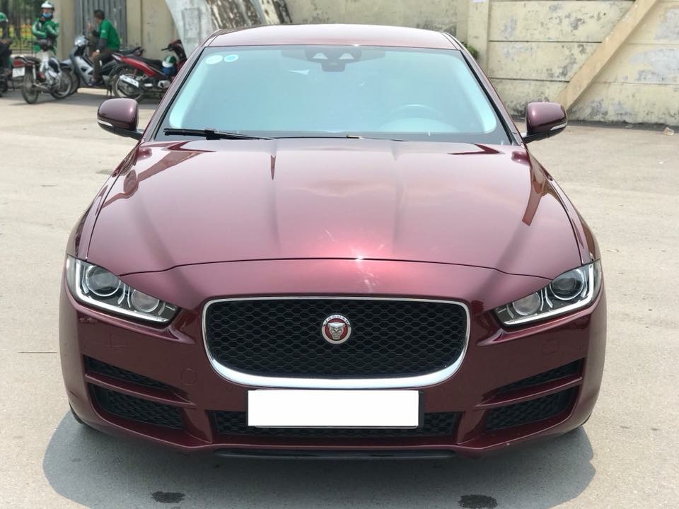 Jaguar XE 2017 - Cần bán xe Jaguar XE 2017, màu đỏ, nhập khẩu