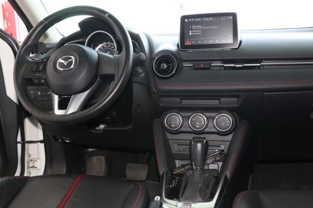 Mazda 2 1.5AT 2016 - Bán xe Mazda 2 1.5AT năm 2016, màu trắng giá cạnh tranh