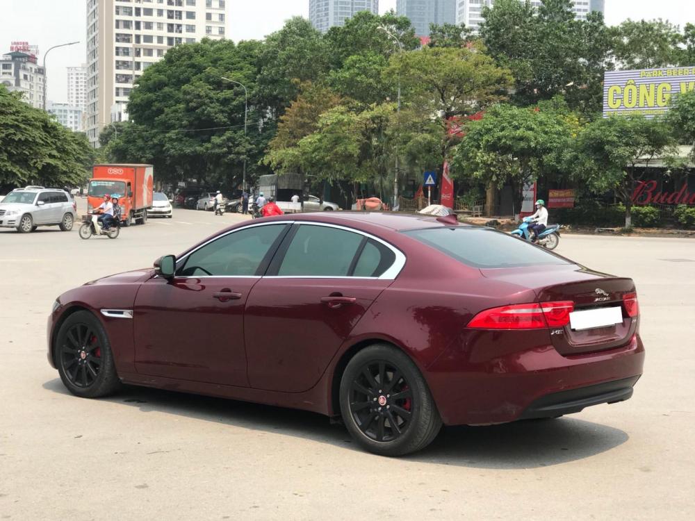 Jaguar XE 2017 - Cần bán xe Jaguar XE 2017, màu đỏ, nhập khẩu