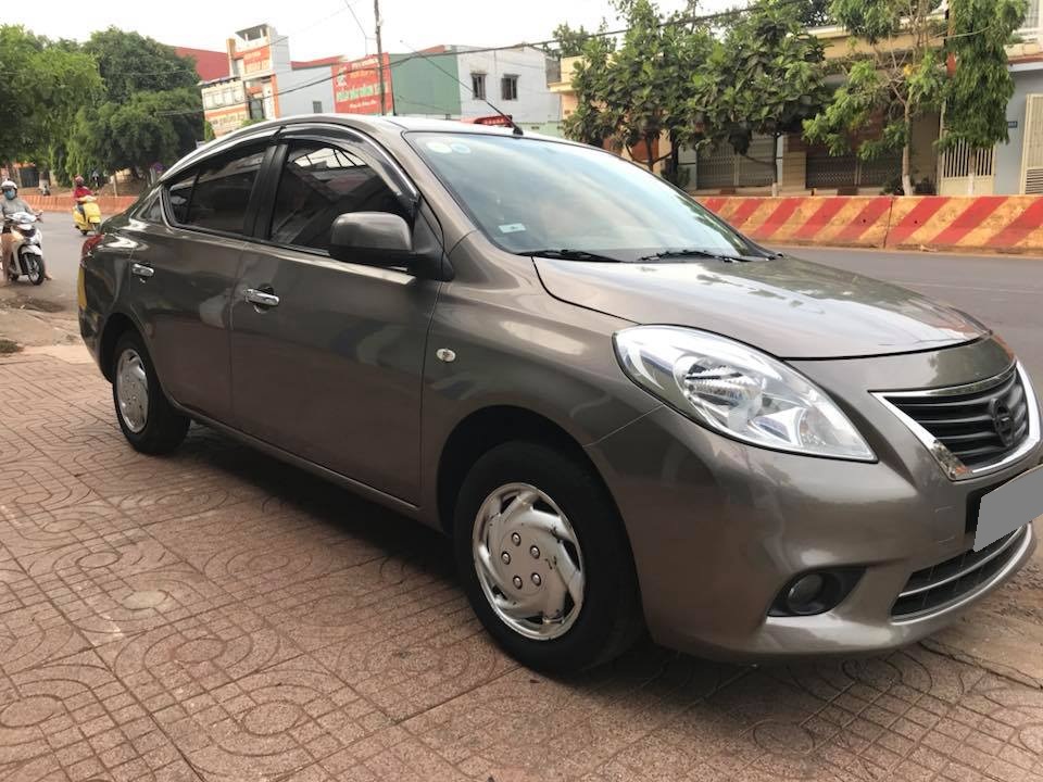 Nissan Sunny AT 2016 - Bán Sunny XL 2016 số sàn, màu xám, xe đi kỹ rất mới